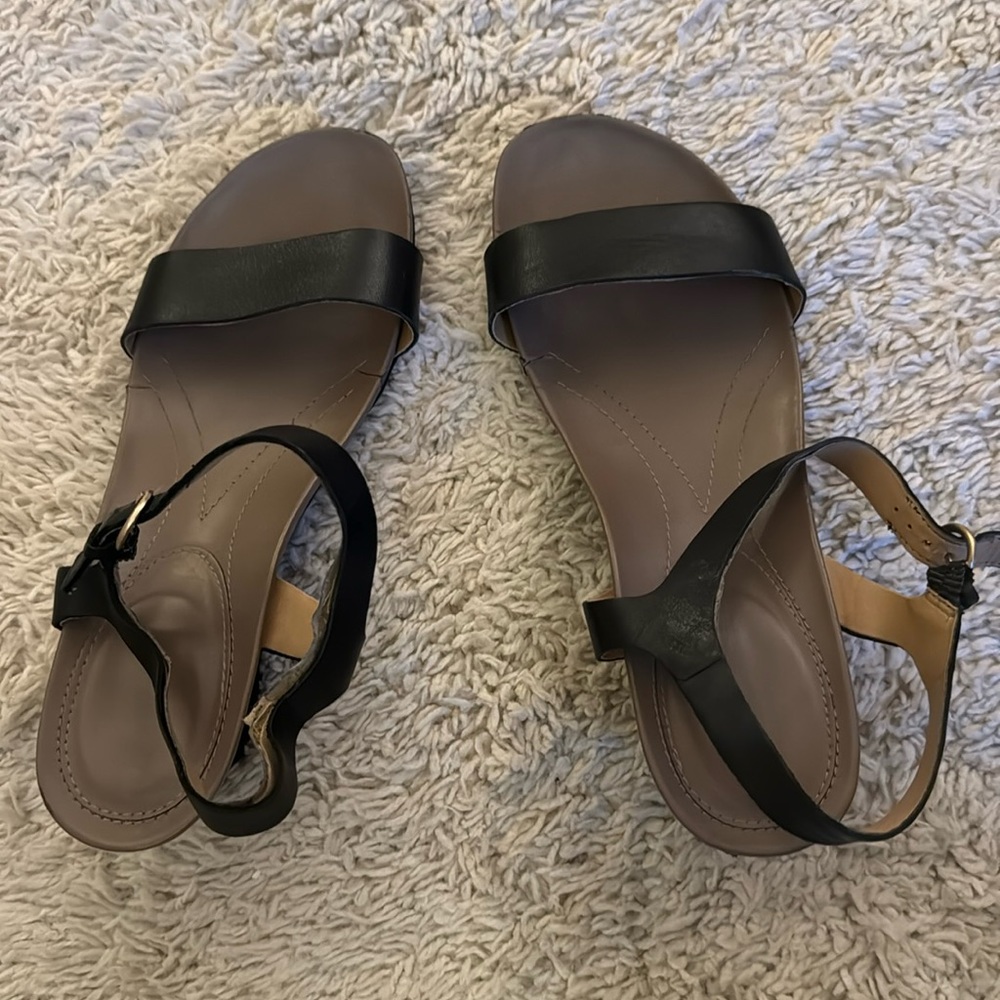 Naturalizer shoe. 9.5 wide. Some wear.